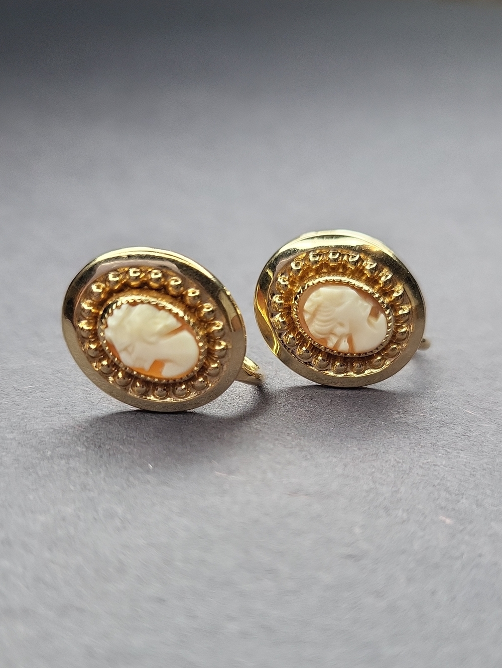 Cameo  Screw-Back Earrings